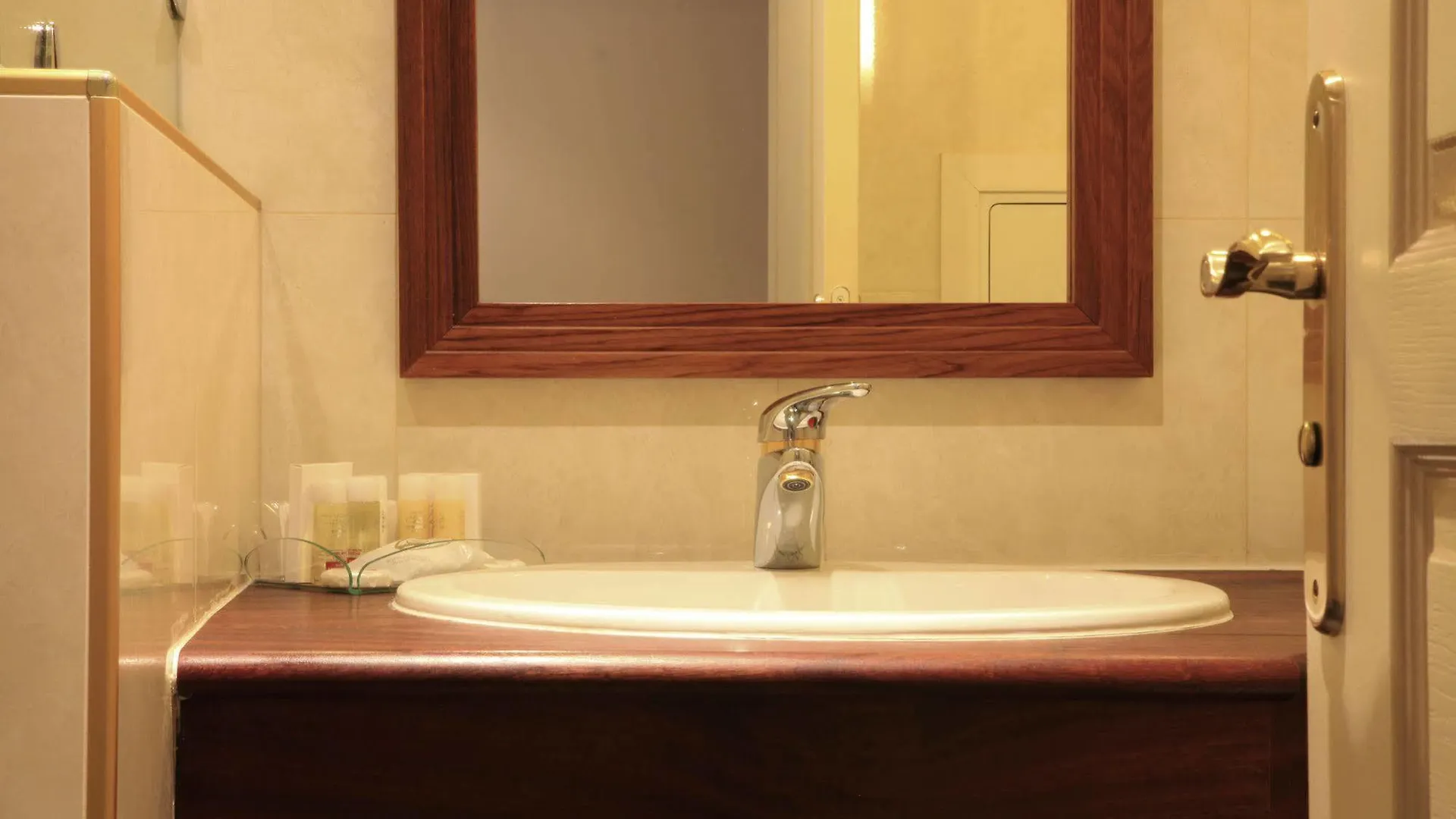 بيست ويسترن أميرال 4* باريس